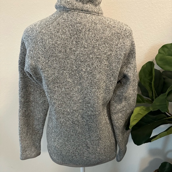 Patagonia Gray Half Zip Pull Over Women’s Small - Picture 3 of 3